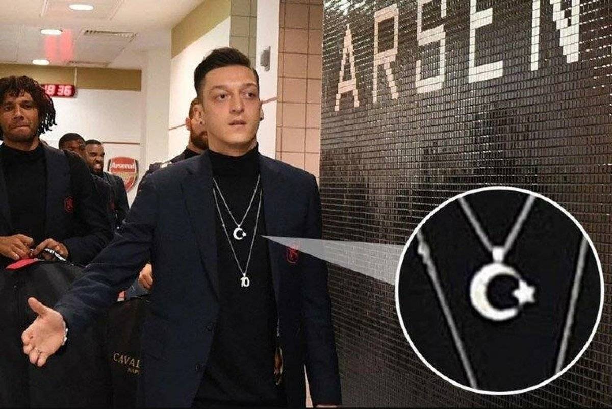 Mesut Özil'in ırkçılıklarla dolu hayat hikayesi