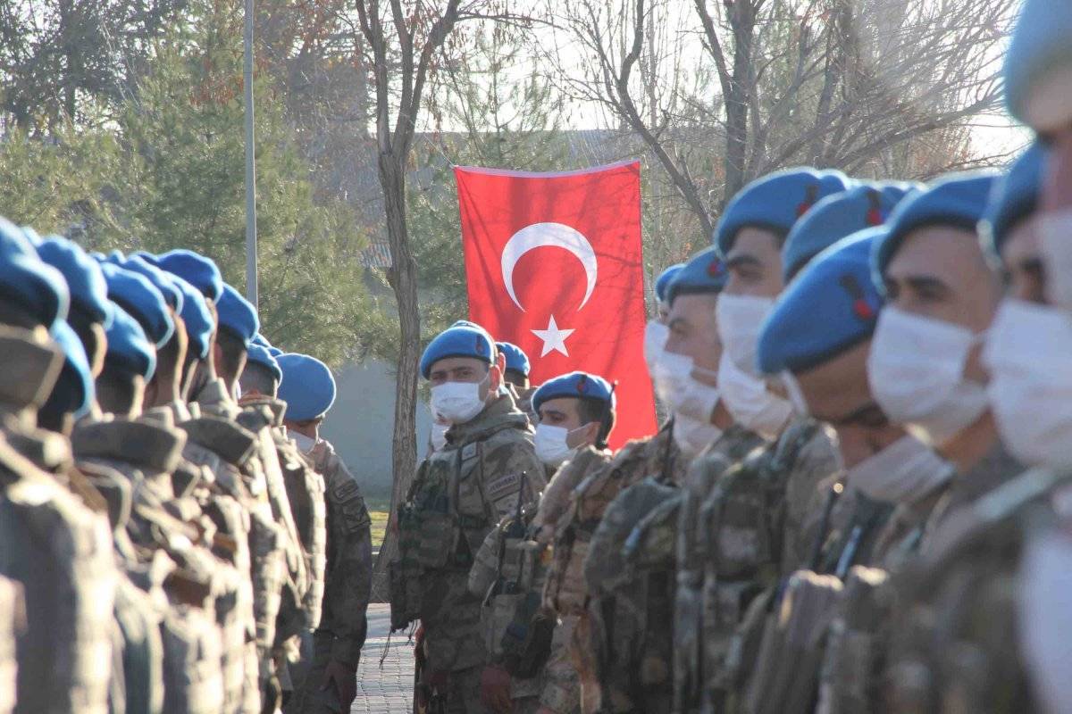 Diyarbakır'dan 258 komando, Suriye'ye uğurlandı