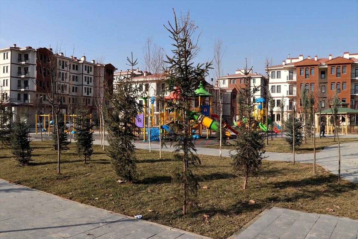 Elazığ'da depremzedelerin yaraları devletin şefkatiyle sarılıyor