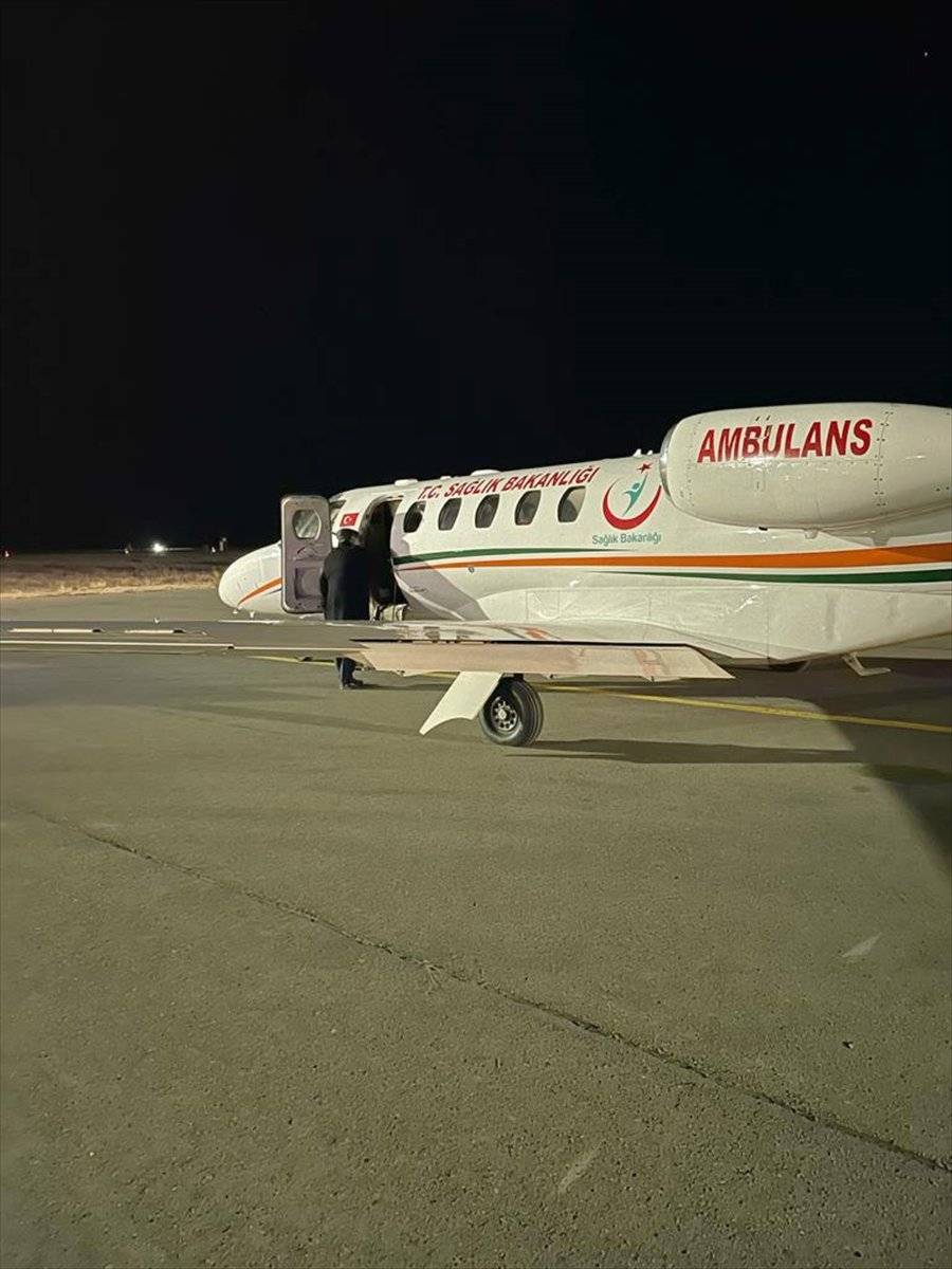 Kazakistan'da rahatsızlanan tır şoförü, uçakla Türkiye'ye getirildi