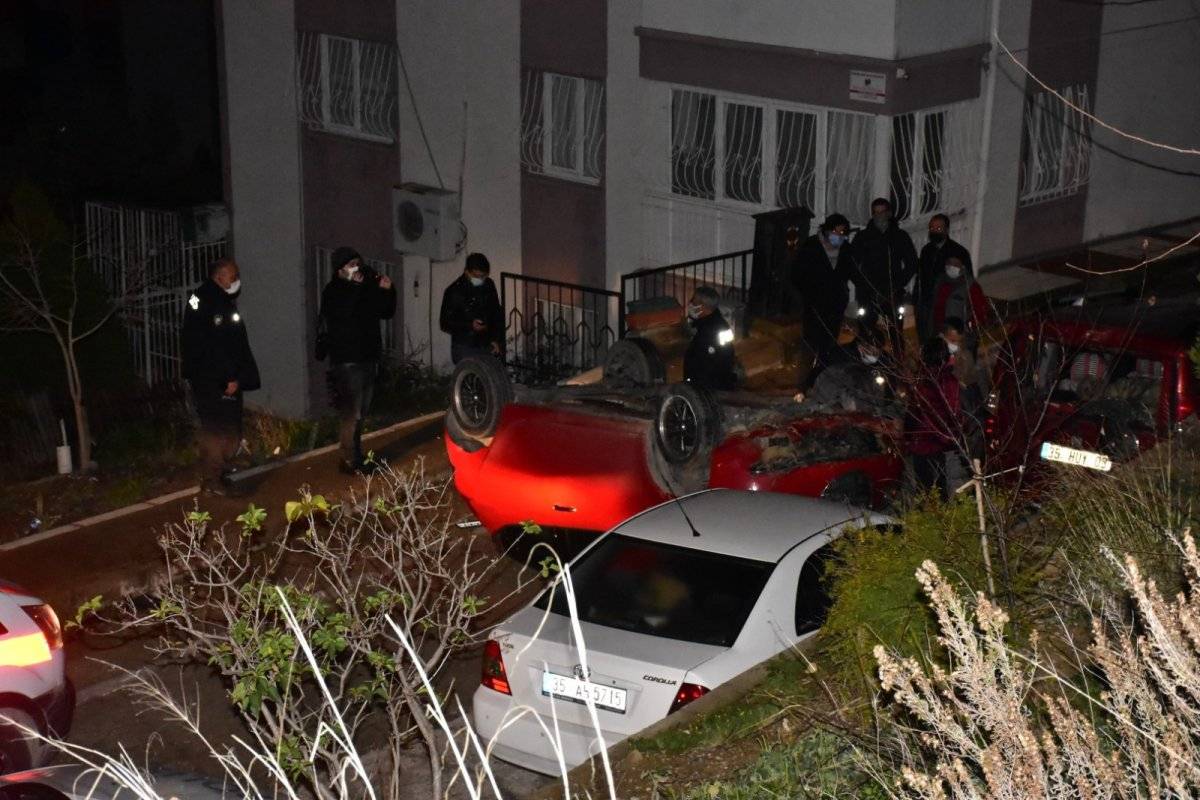 İzmir'de şarampole uçan otomobil, takla atarak sokağa düştü