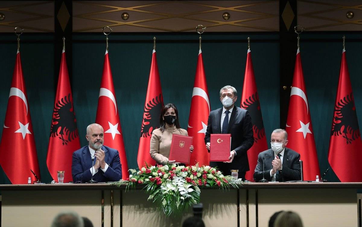 Erdoğan'ın Arnavutluk'a yapılacak hastane için esprili yorumu