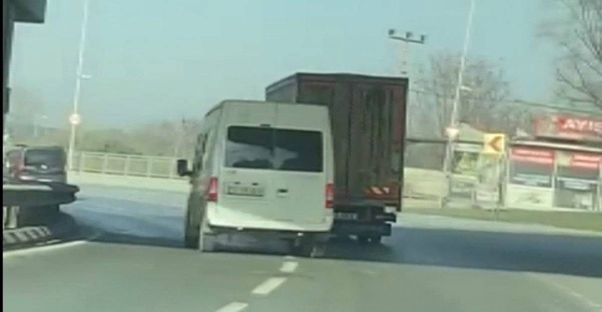 Arnavutköy'de minibüsle makas atan trafik magandası