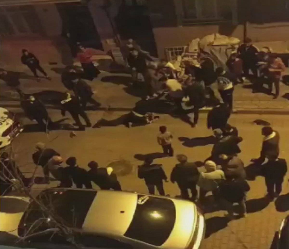 Sultangazi'de komşuların ceviz kavgasında kan döküldü: 1 ölü