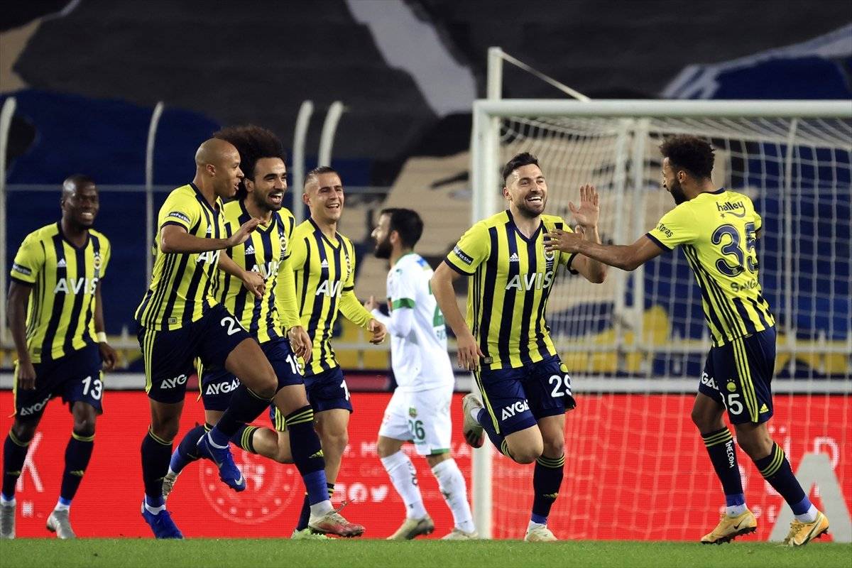 Fenerbahçe evinde Alanyaspor'u mağlup etti