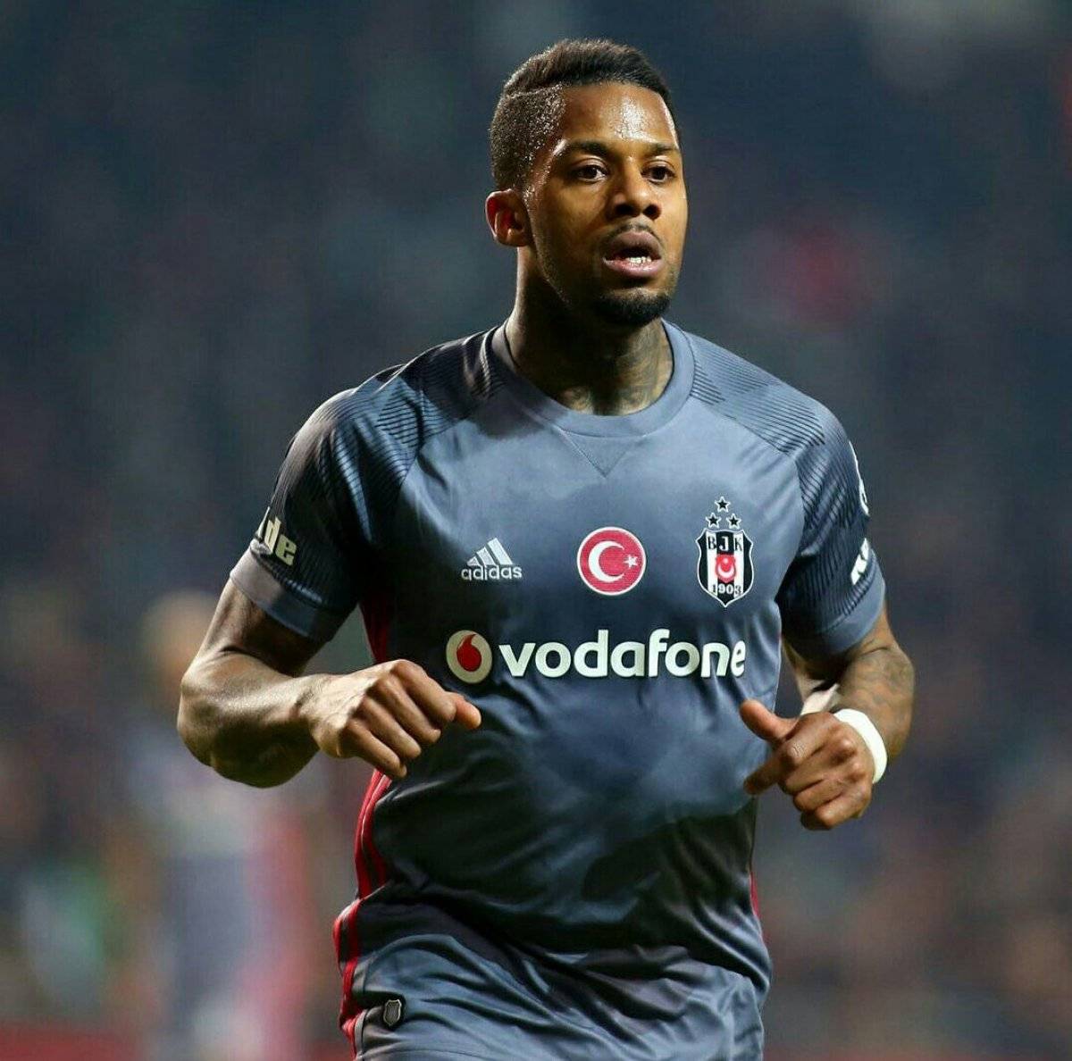 Jeremain Lens Arap kulüpleriyle görüşüyor