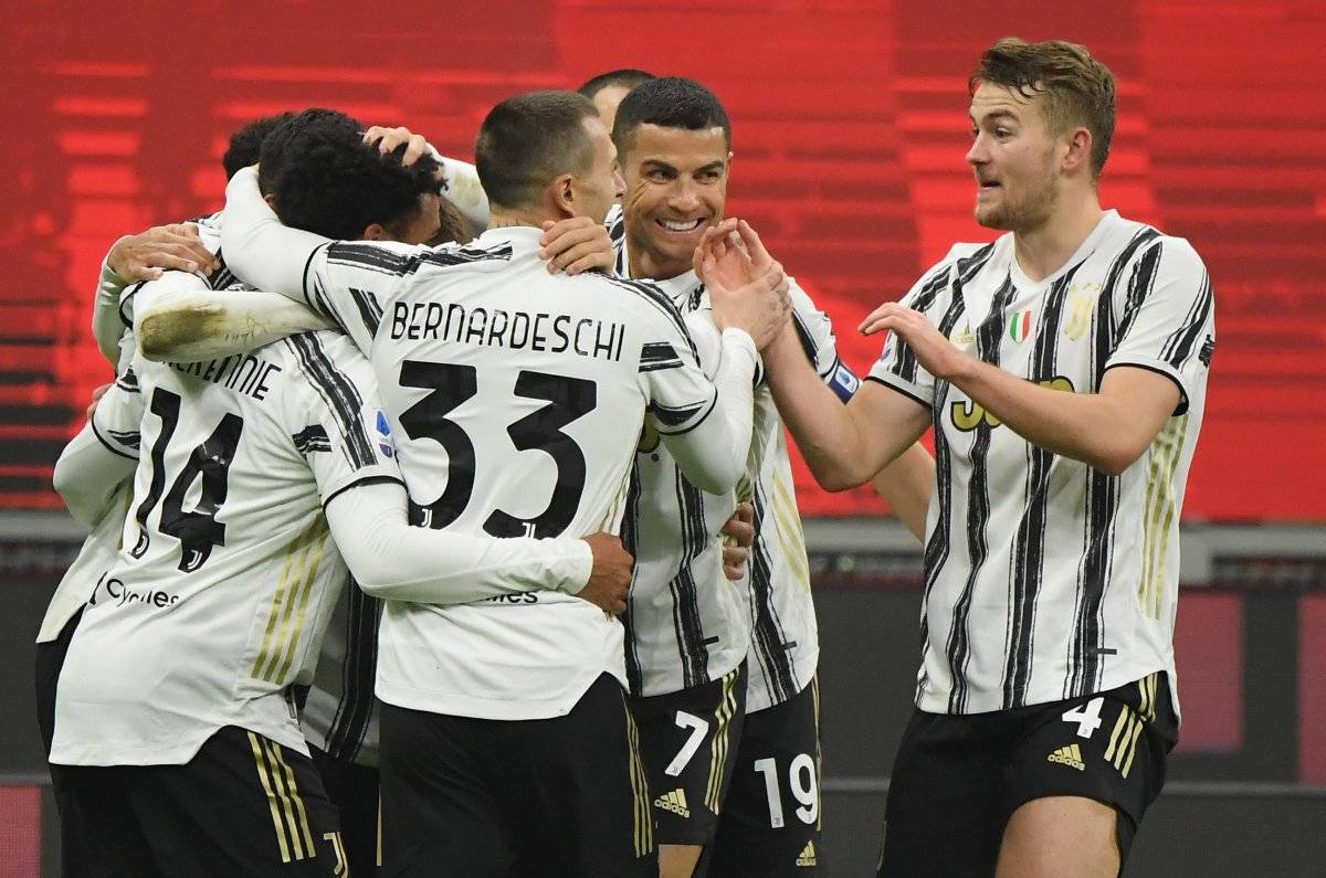 Merih Demiral'lı Juventus, Hakan Çalhanoğlu'lu Milan'ın yenilmezlik serisini bitirdi