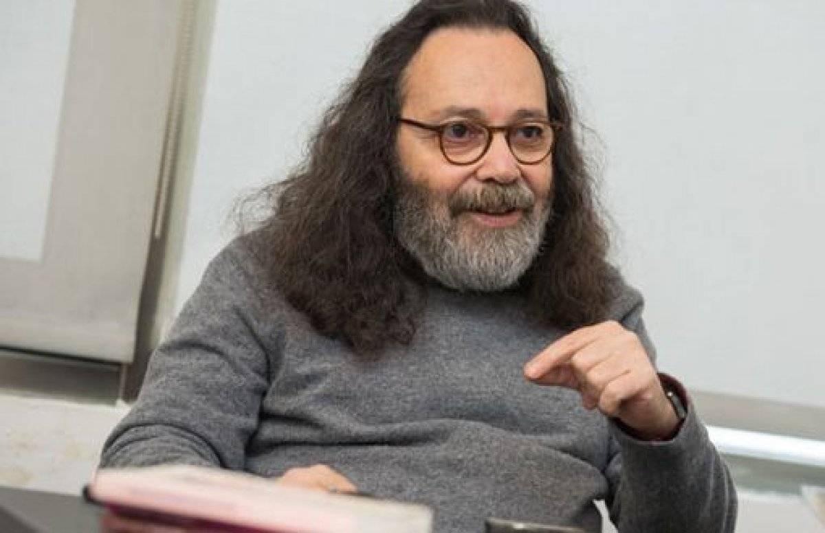 Boğaziçi Üniversitesi mezunu yazar ve sanatçılarından bildiri