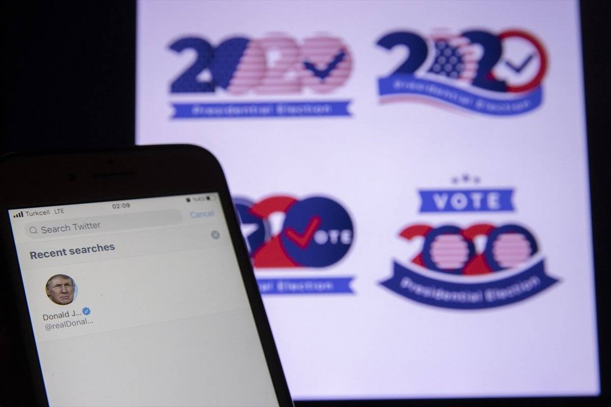 Trump'ın Twitter hesabı 12 saatliğine askıya alındı