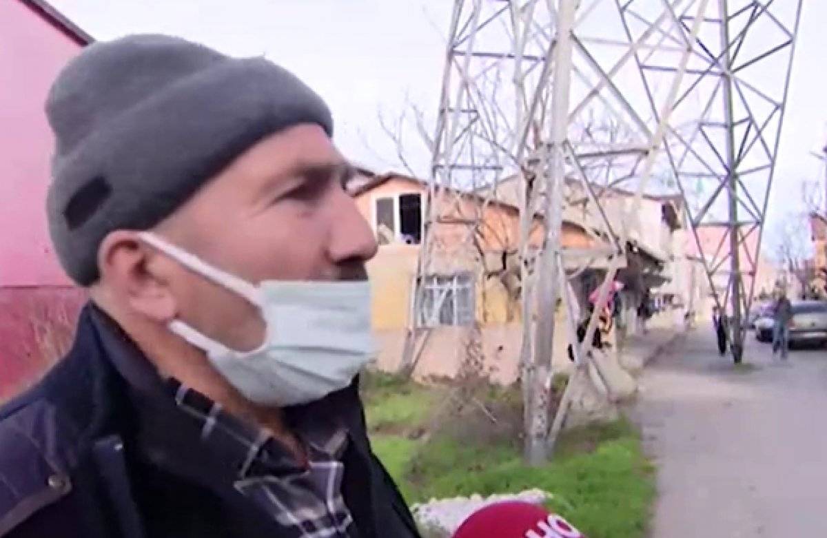 İstanbul'da sokağın ortasından yüksek gerilim hattı geçiyor