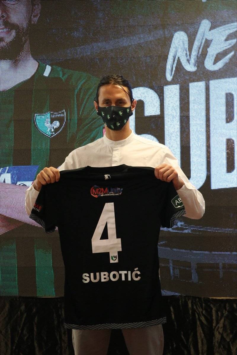 Subotic dahil 5 futbolcu kulübü, FIFA'ya şikayet etti