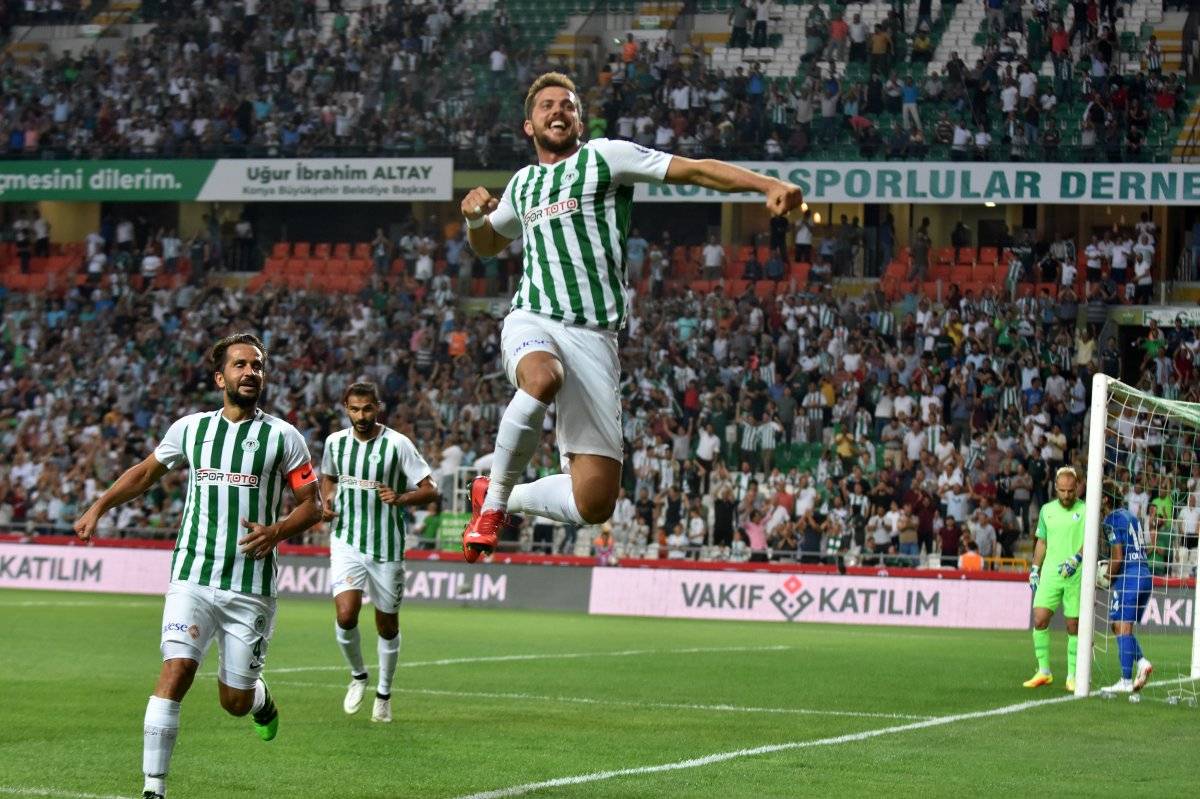 Konyaspor, Uğur Demirok ile yollarını ayırıyor