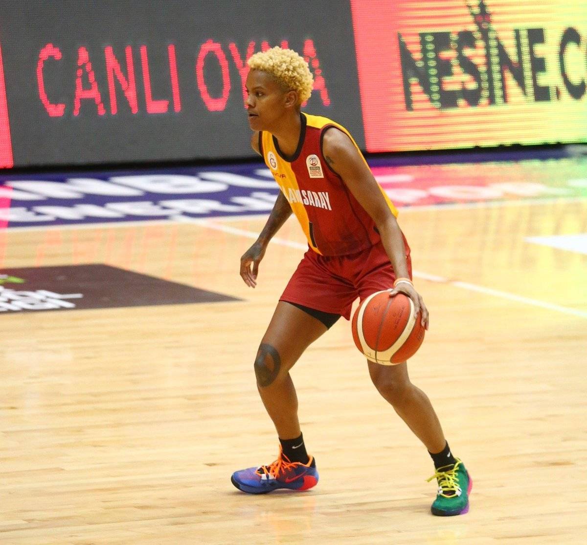 Galatasaray'da Courtney Williams'ın sözleşmesi feshedildi