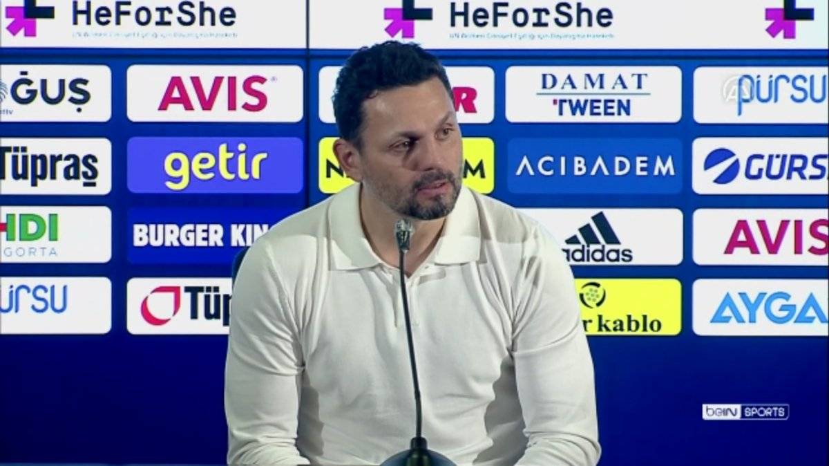 Çağdaş Atan ve Erol Bulut arasında topla oynama atışması