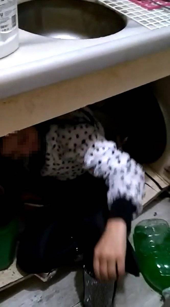 Bursa’da polisin kahvehane baskını sırasında dolaba saklandı