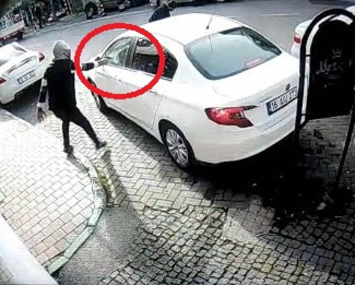 Bursa'da park halindeki aracında silahlı saldırıya uğradı