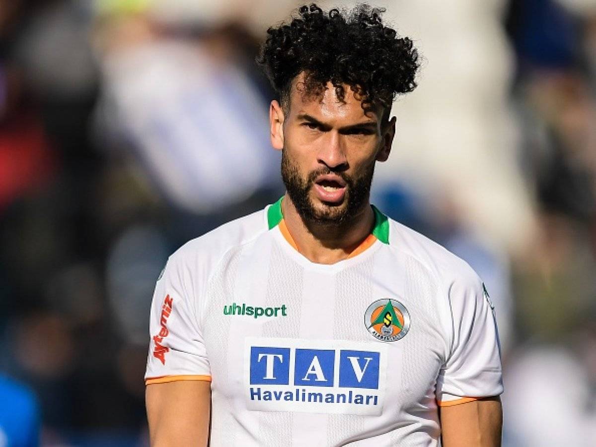 Fenerbahçe'nin 3 stoper adayı