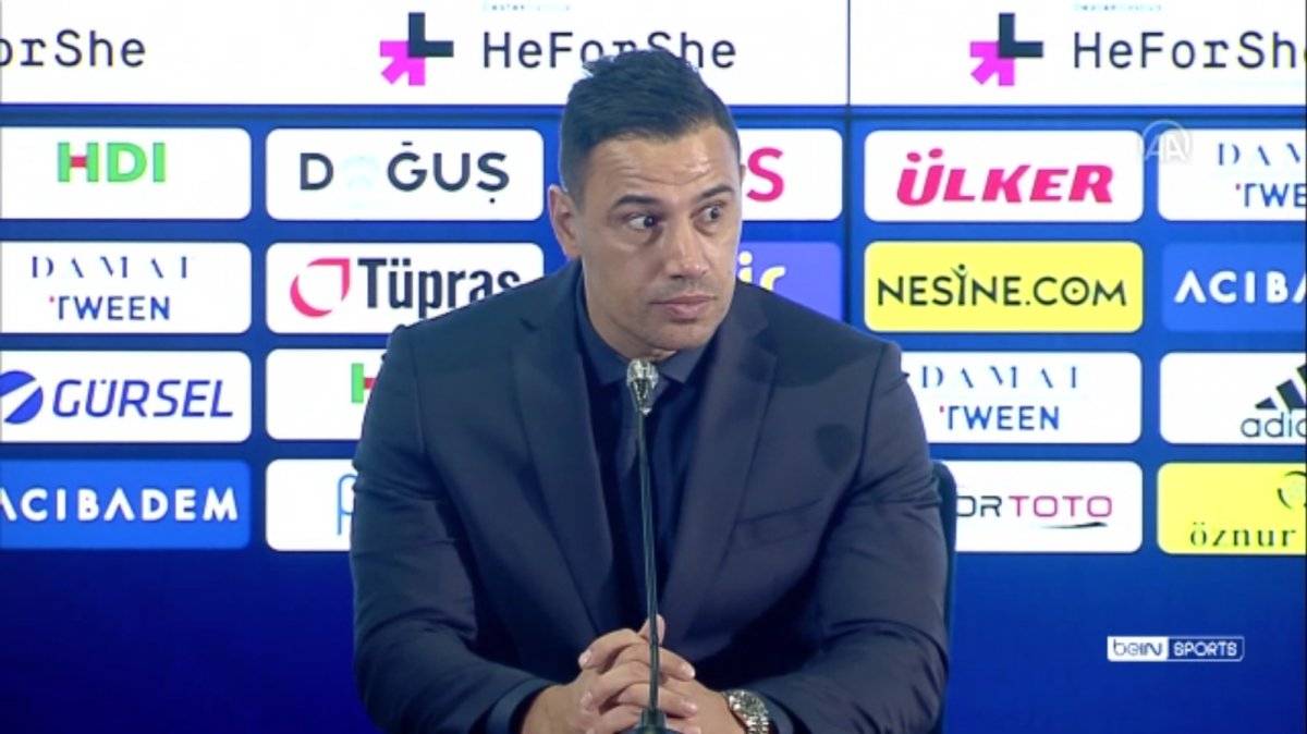 Çağdaş Atan ve Erol Bulut arasında topla oynama atışması