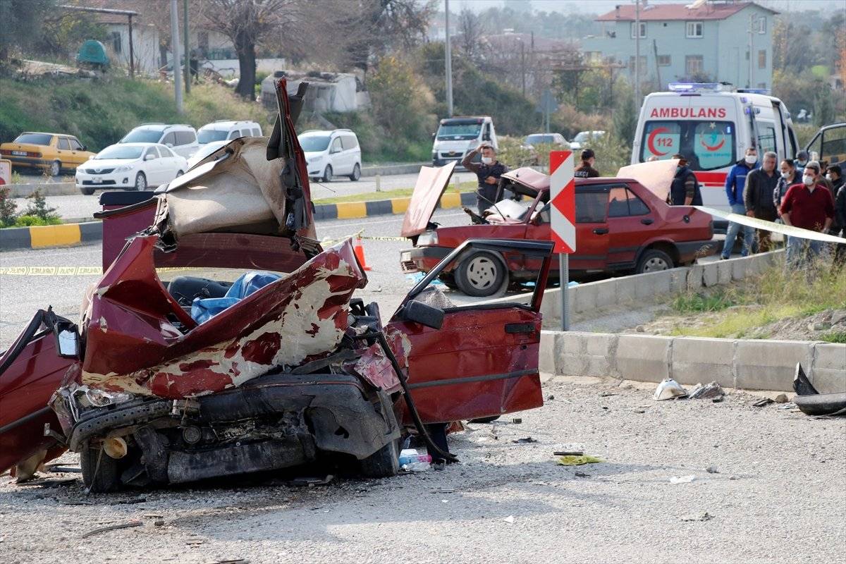 Muğla’da iki otomobil çarpıştı: 2 ölü, 3 yaralı