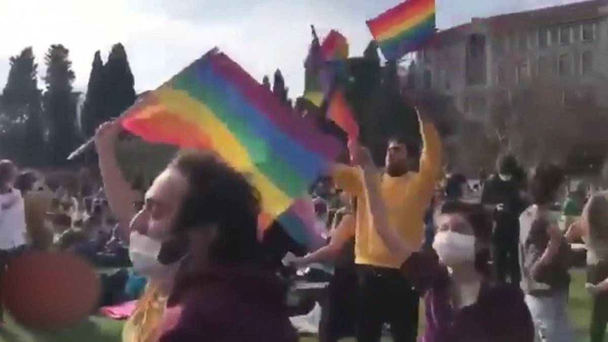 Boğaziçililerin eylemi partiye dönüştü