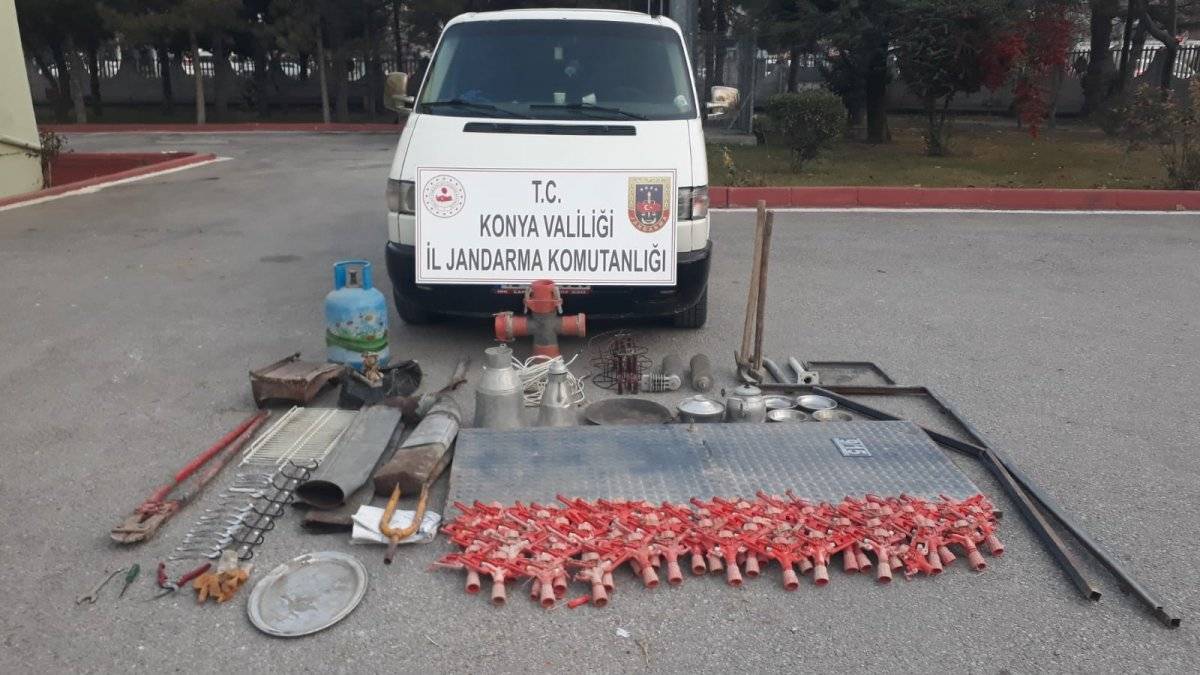 Konya'da hırsızlar, jandarmanın takibi sonucu yakalandı