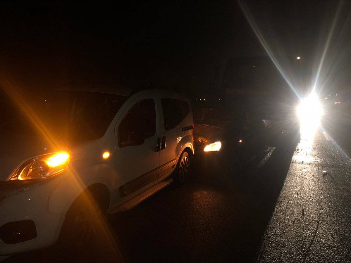 Aydın'da yola düşen lastik, zincirleme kazaya neden oldu