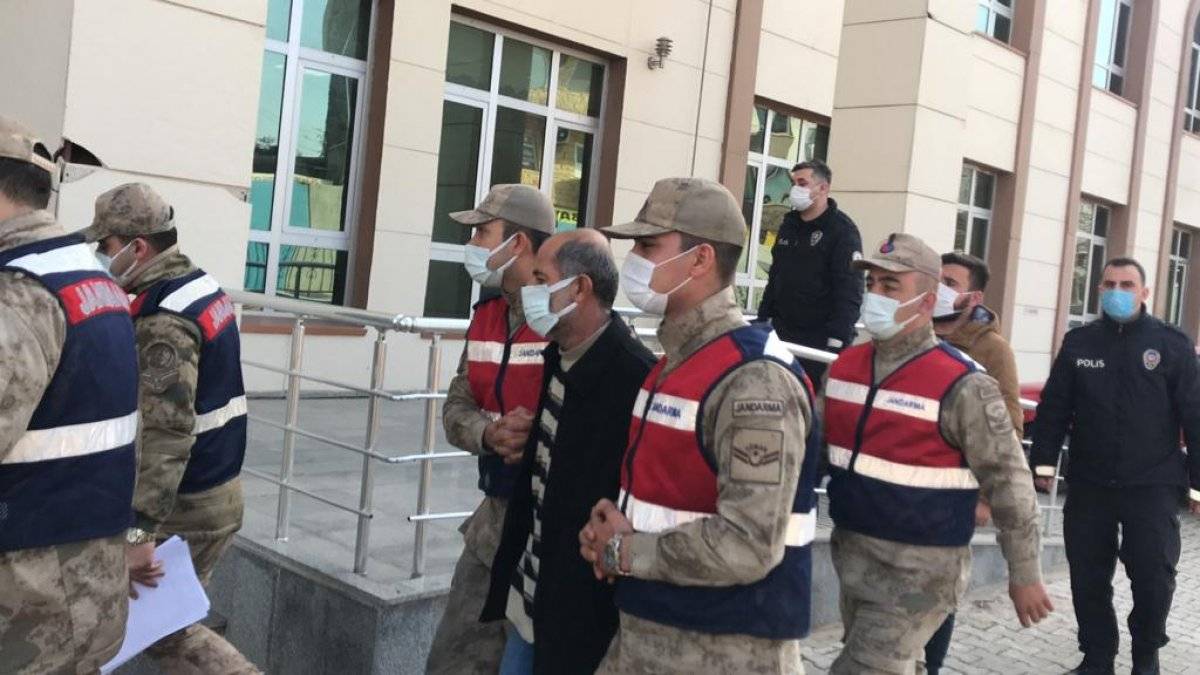 Şanlıurfa’da iki cinayetin zanlısı saklandığı kümeste yakalandı