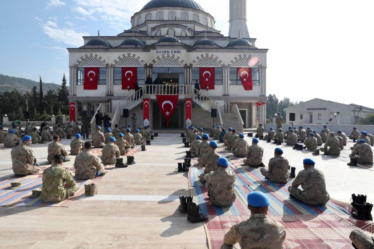 Foça Jandarma Komando Okulu'na cami yapıldı