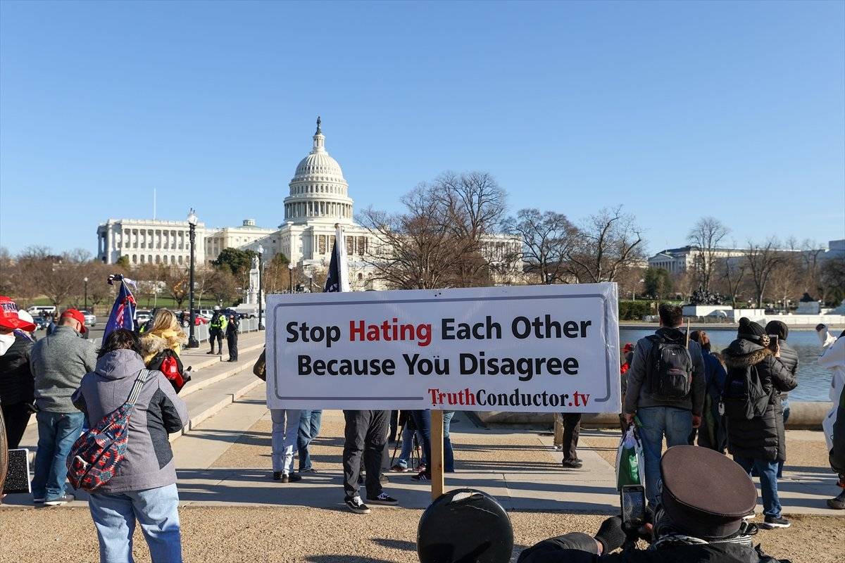 ABD ordusu Kongrenin etrafına 2 metrelik barikat kurdu