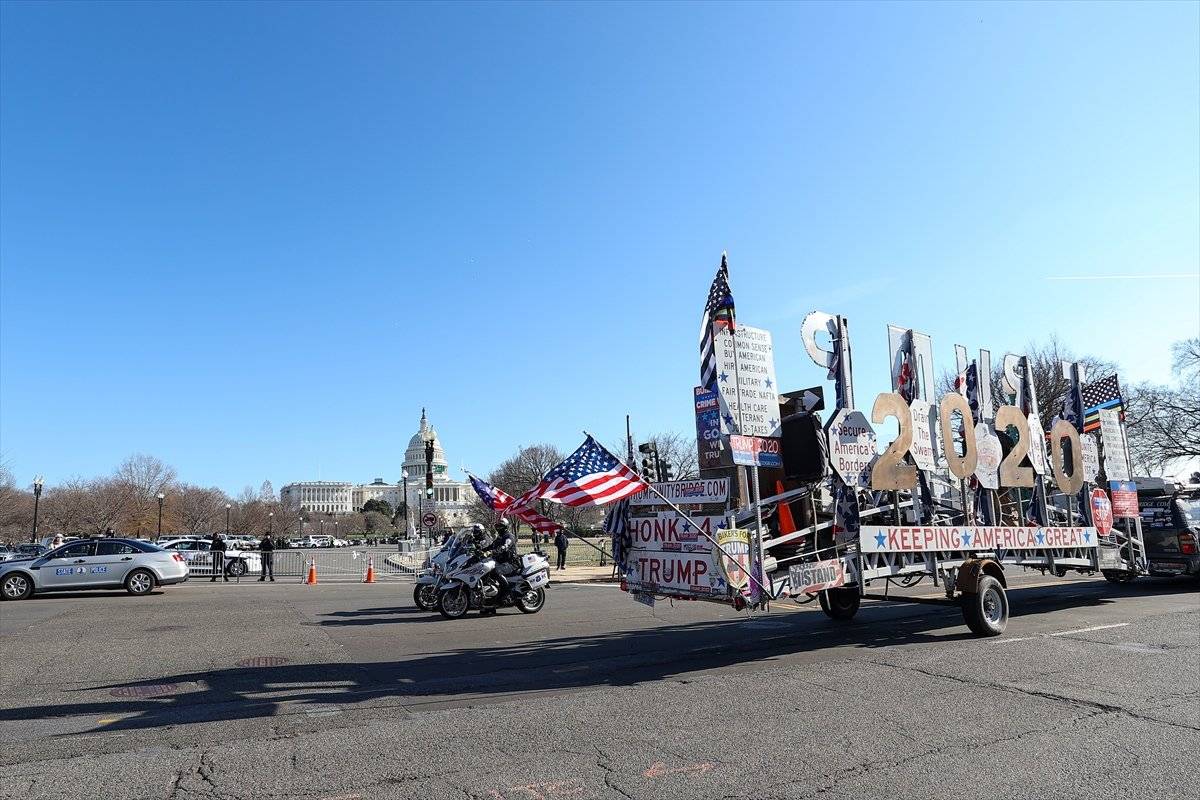 ABD ordusu Kongrenin etrafına 2 metrelik barikat kurdu