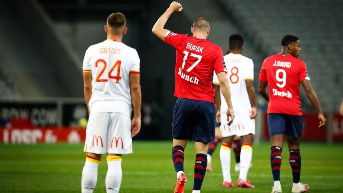 Burak Yılmaz yıldızlarla yarışıyor