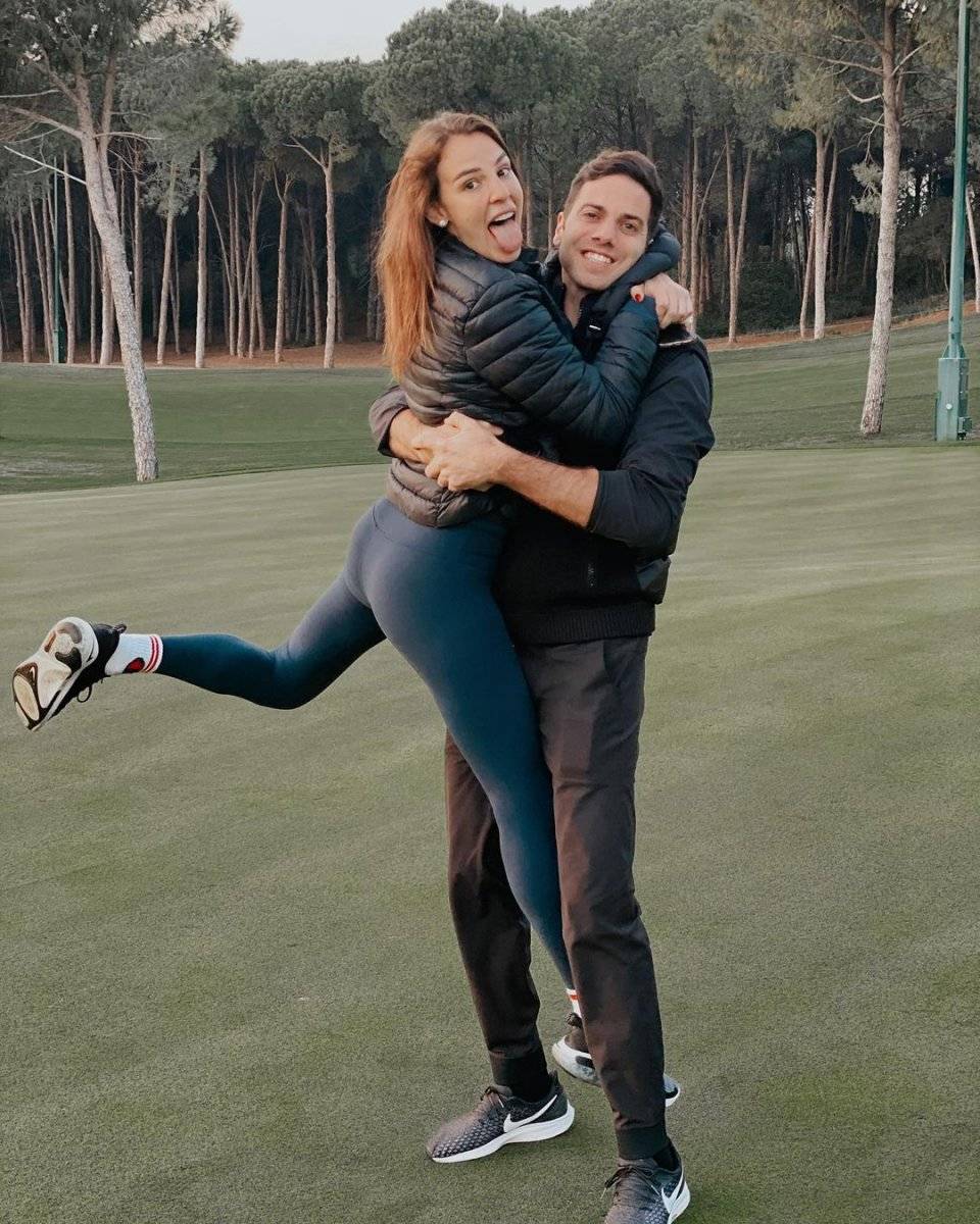 Aslışah Alkoçlar ve Kaan Demirağ nişanlandı