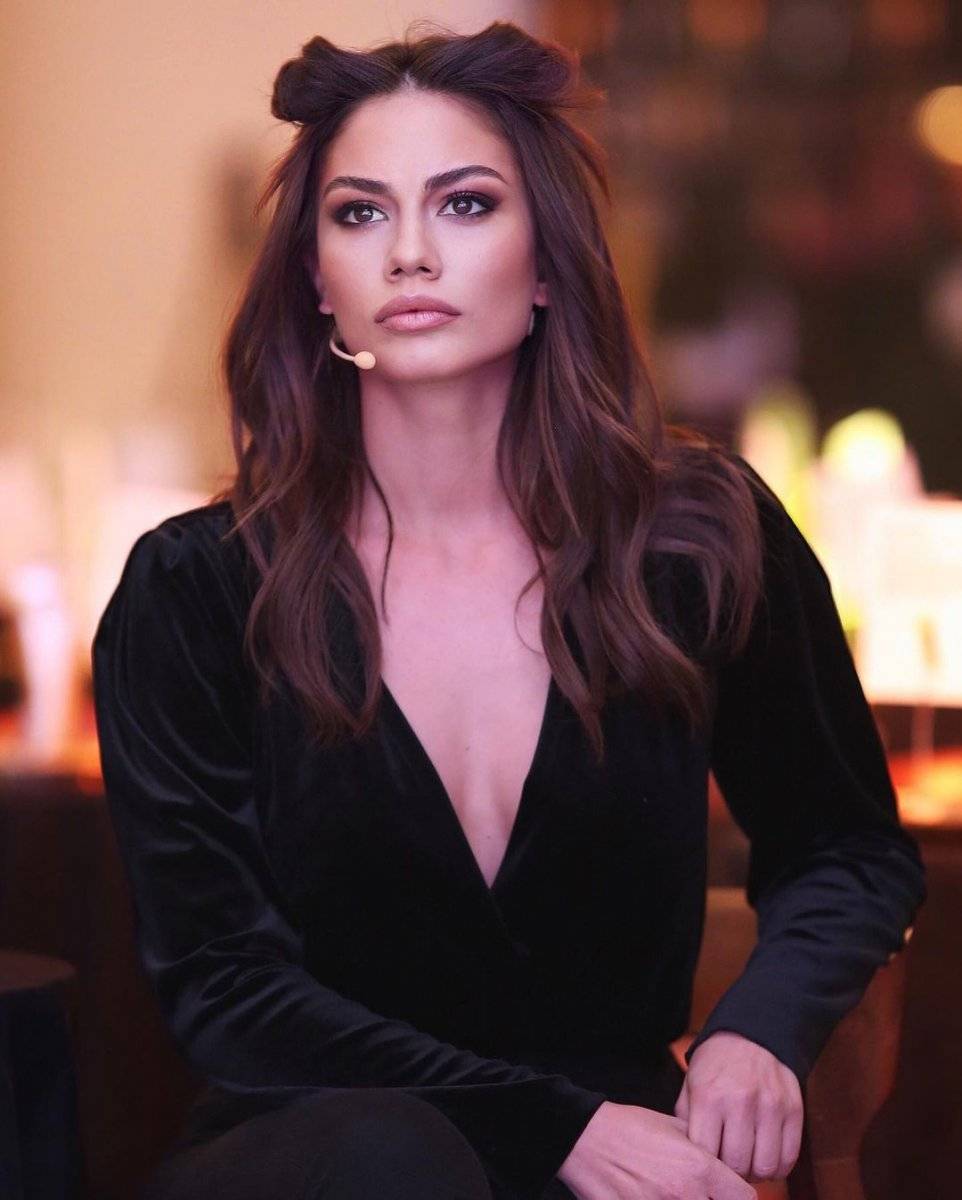 Demet Özdemir-Oğuzhan Koç çiftinden ilk kare