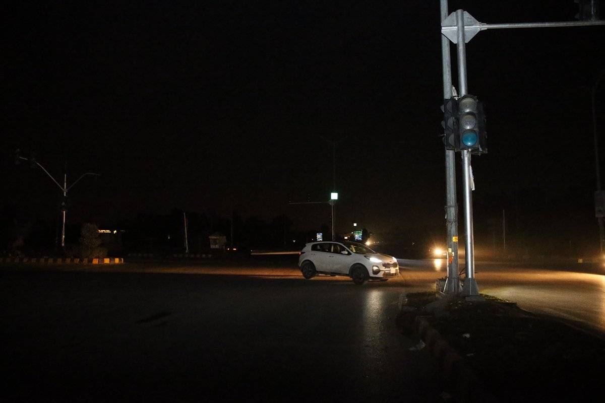 Pakistan’da birçok şehirde elektrik kesintisi