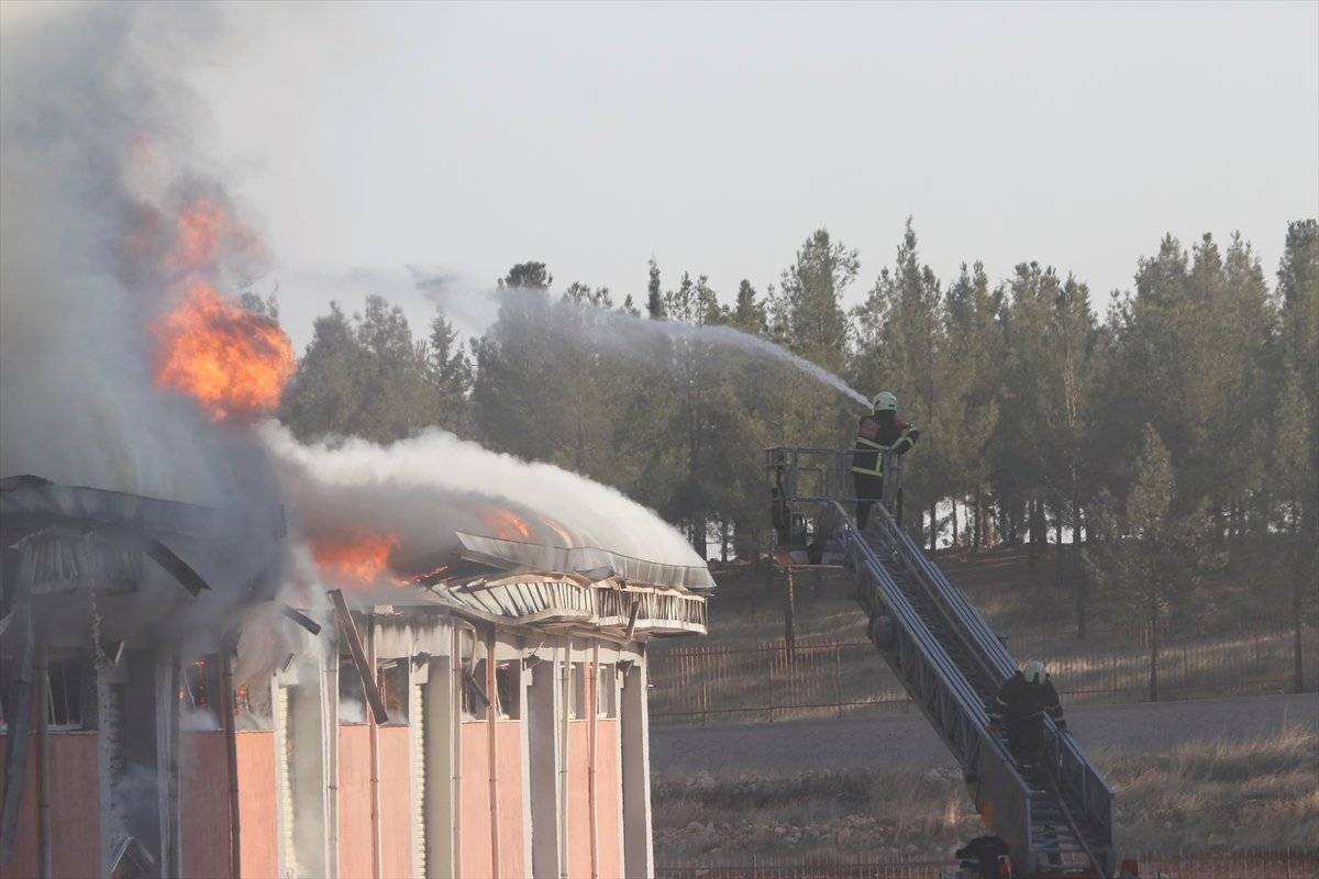 Şanlıurfa'da lojistik deposunda yangın
