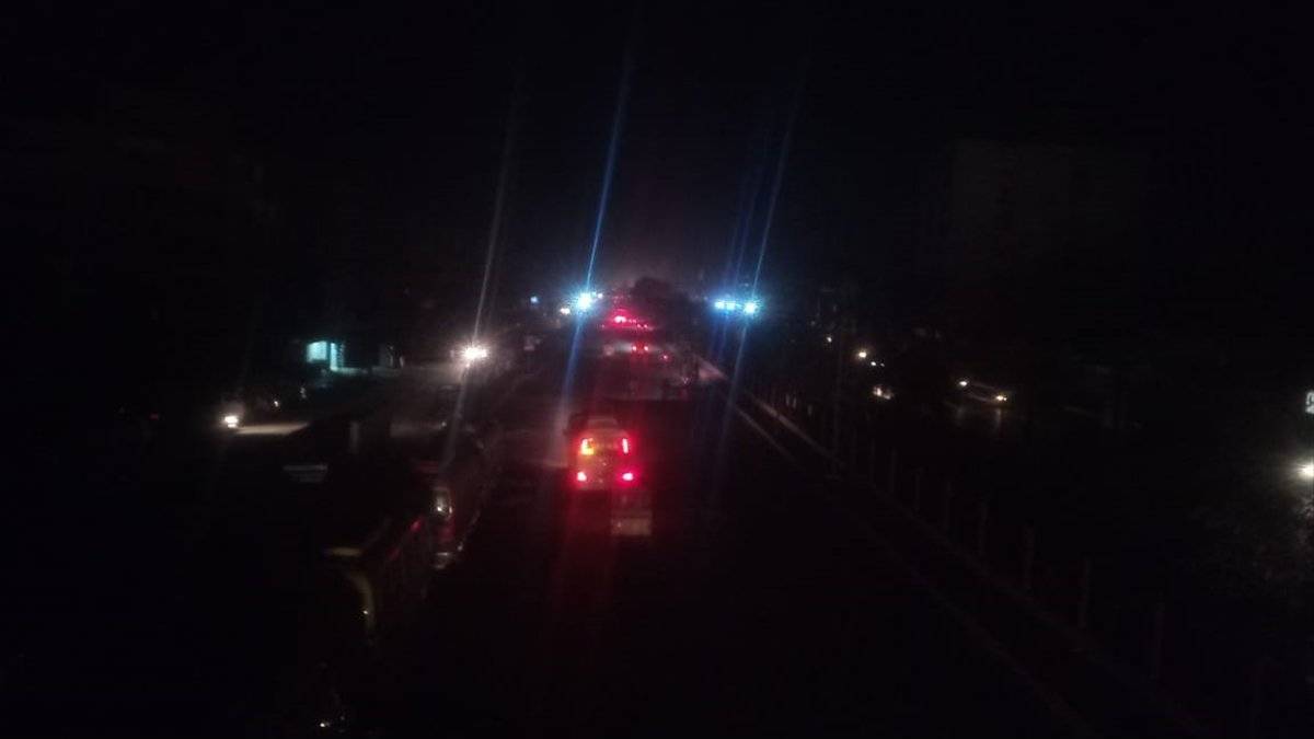 Pakistan’da birçok şehirde elektrik kesintisi