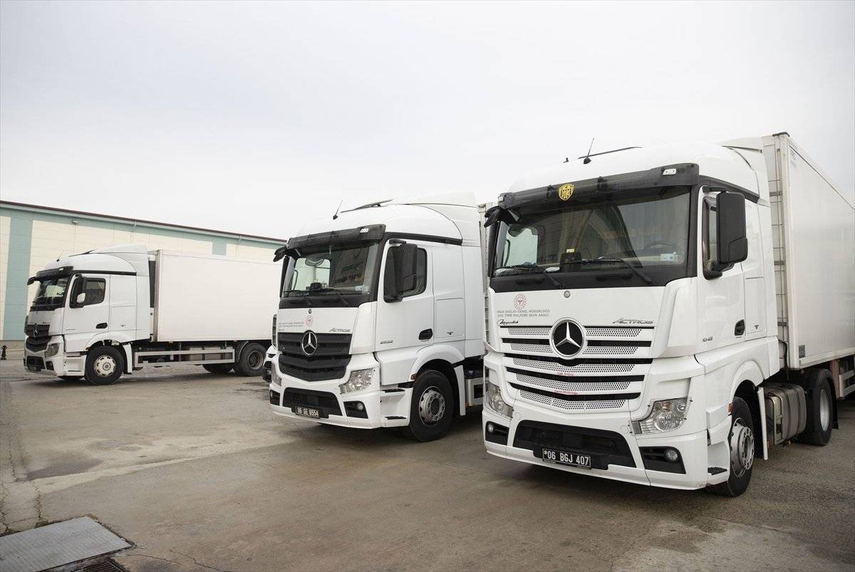 Türkiye'ye aşı dağıtacak özel tasarlanmış araçlar tanıtıldı