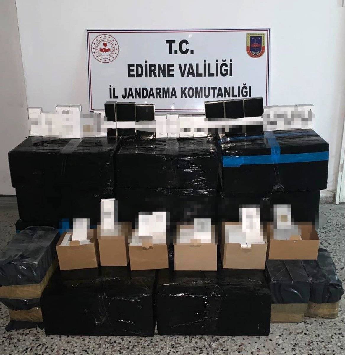 Edirne'de kaçak içki, parfüm, cep telefonu ve domuz eti ele geçirildi