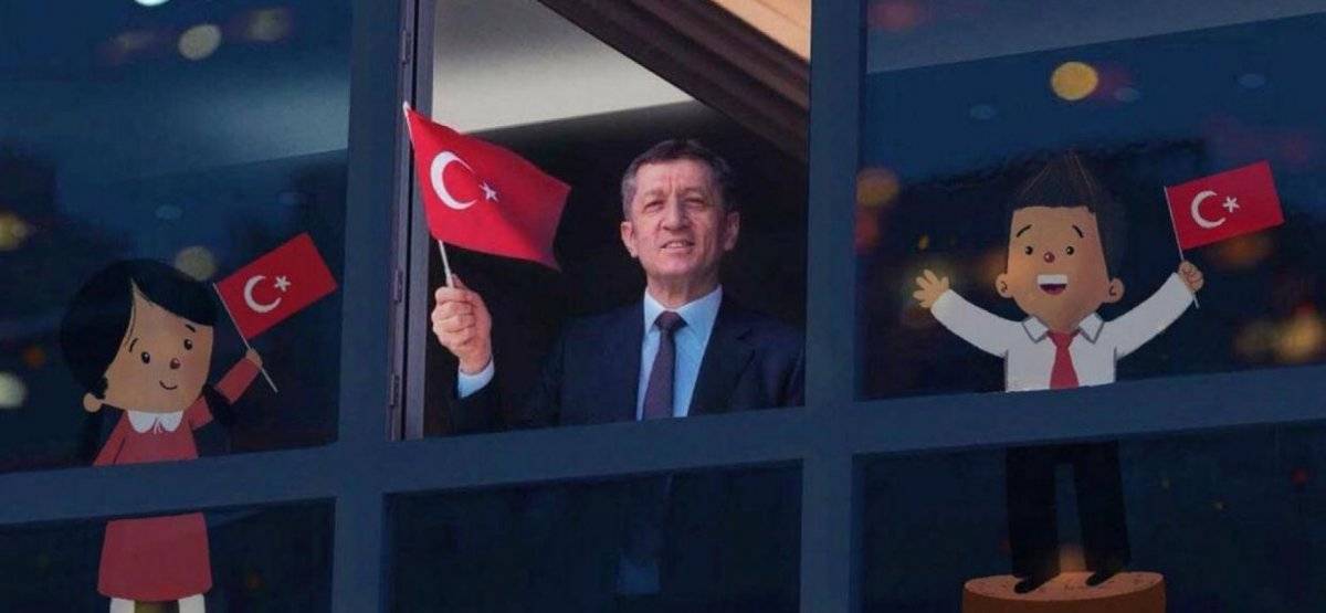 11 Ocak bayrak töreni saat kaçta? Öğrenciler okula mı gidecek? Bayrak töreni okulda mı, evde mi?