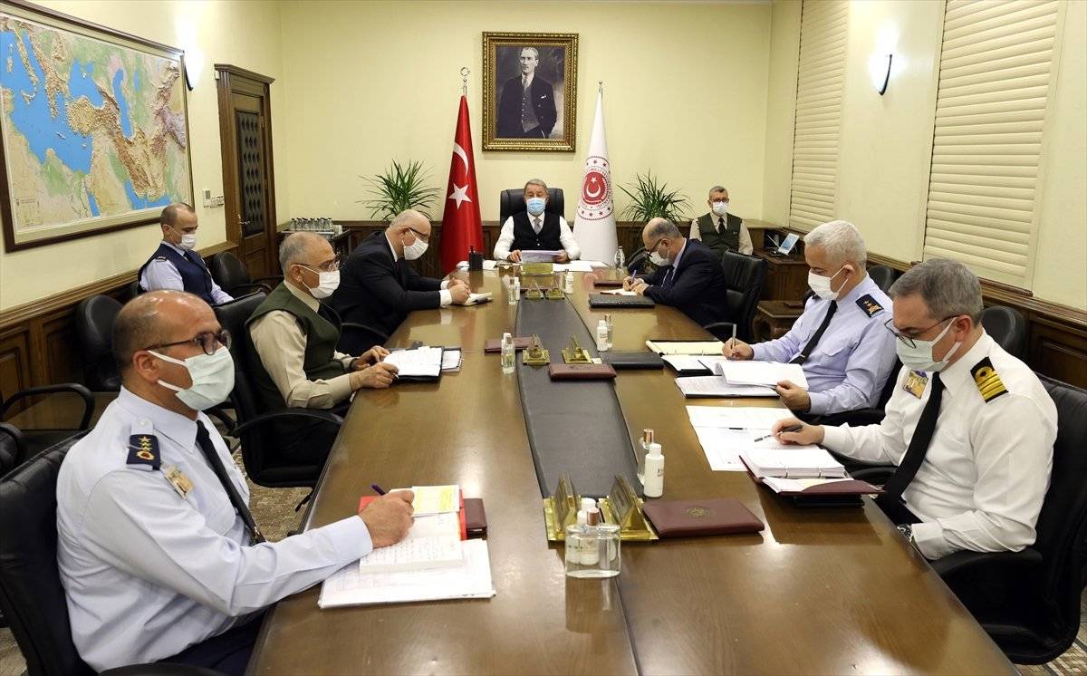 Hulusi Akar: NATO ile ilişkimizi kimse yargılayamaz