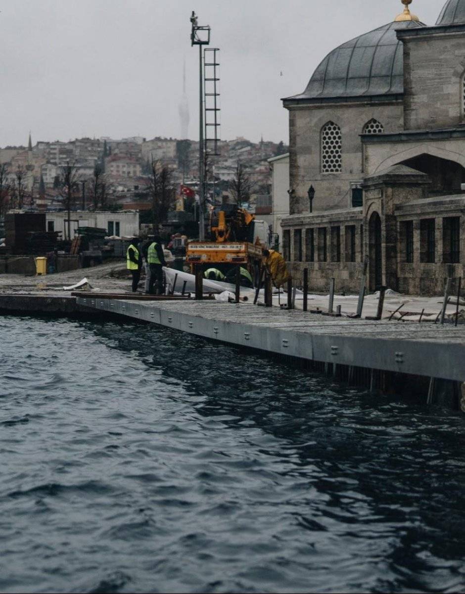 İBB, Şemsipaşa Camii'nin deniz tarafına beton yol yapıyor