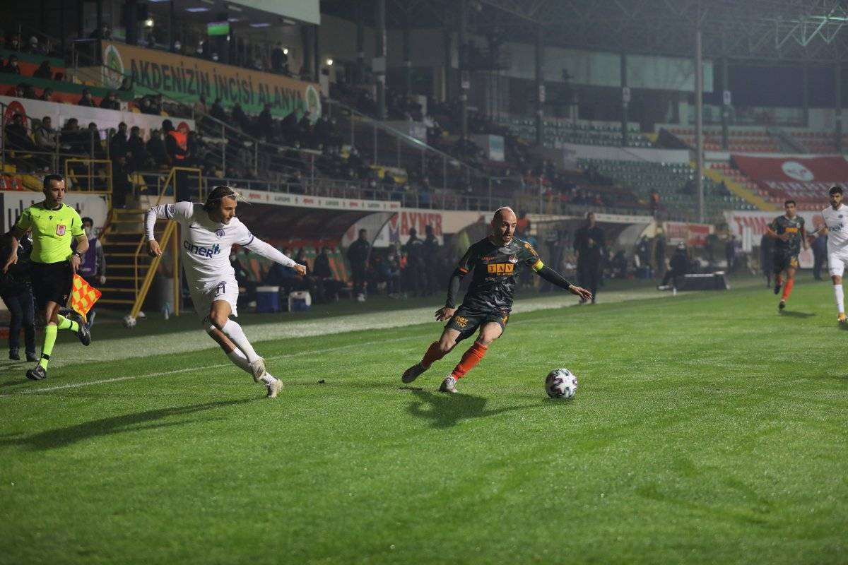 Alanyaspor, Kasımpaşa'ya yenildi