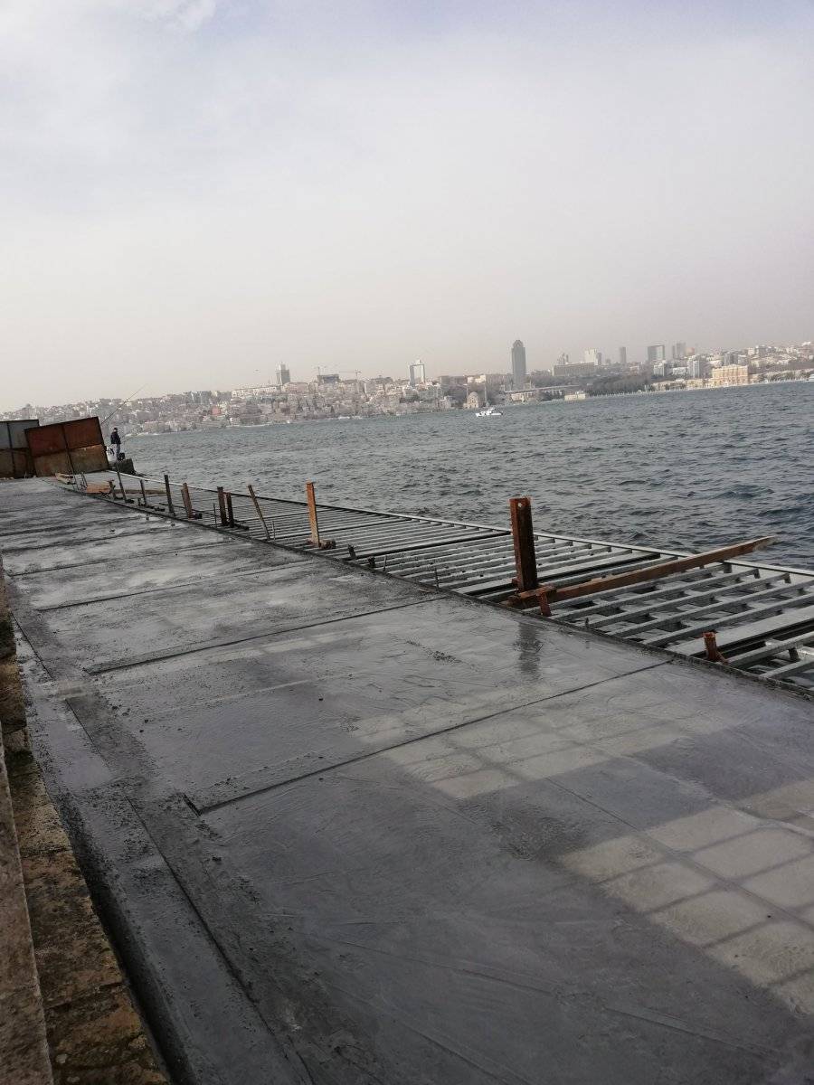 İBB, Şemsipaşa Camii'nin deniz tarafına beton yol yapıyor