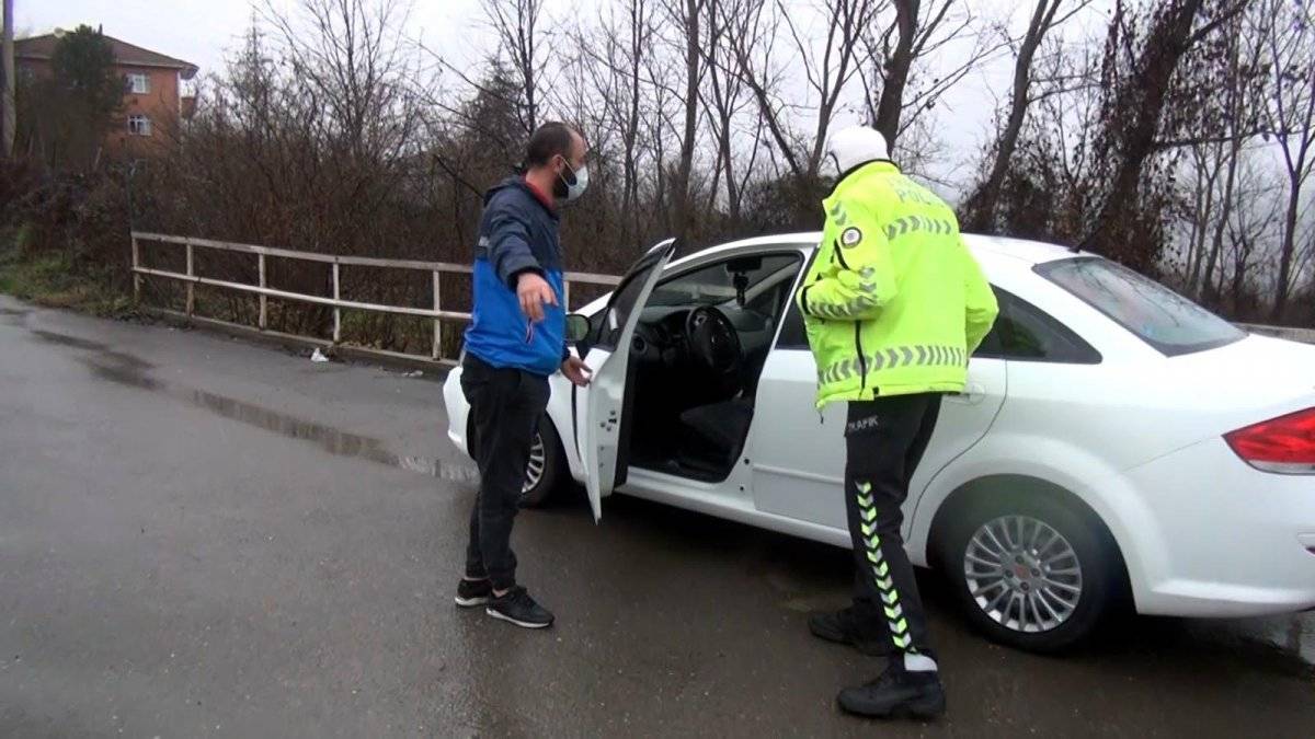 Zonguldak'ta kaza yapan alkollü sürücüyü kaçırdı