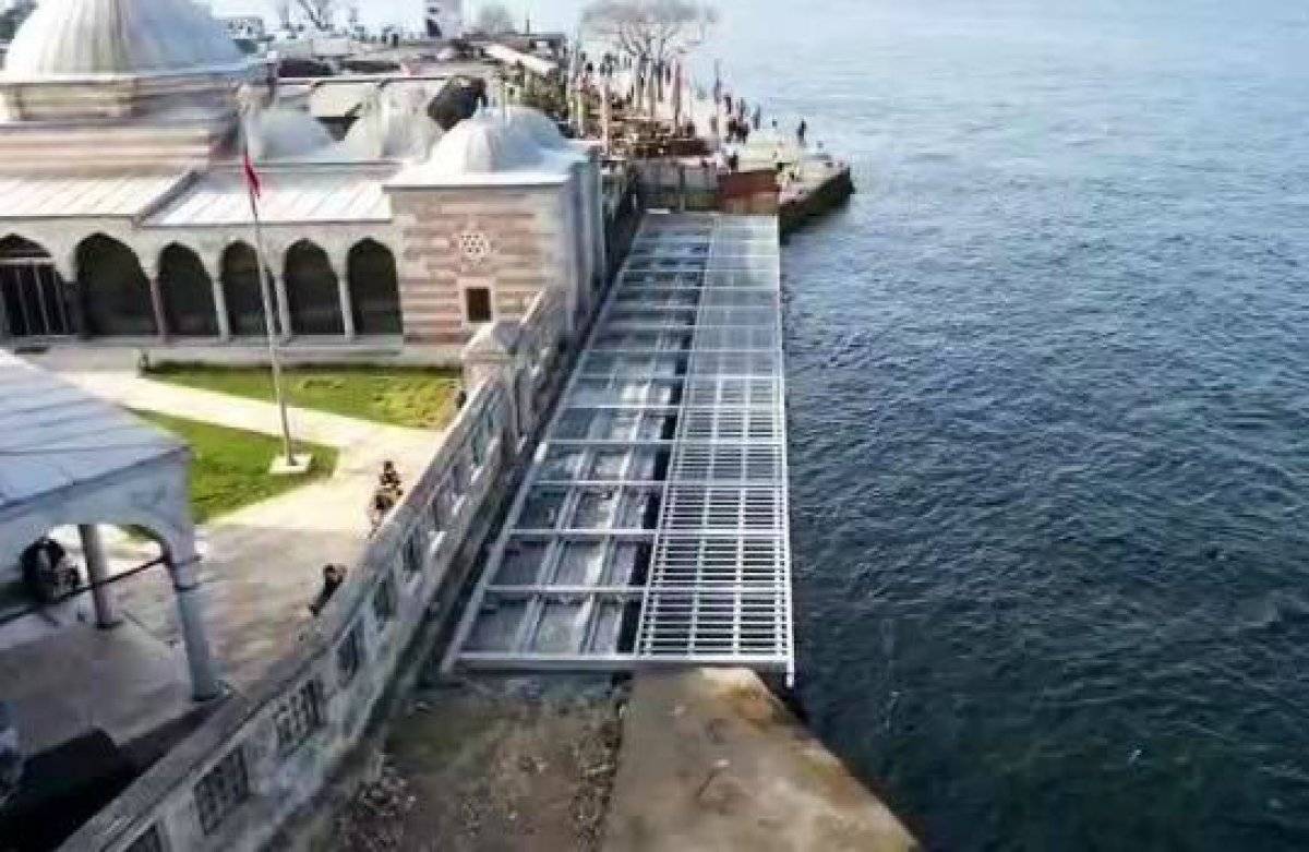 İBB, Şemsipaşa Camii'nin deniz tarafına beton yol yapıyor