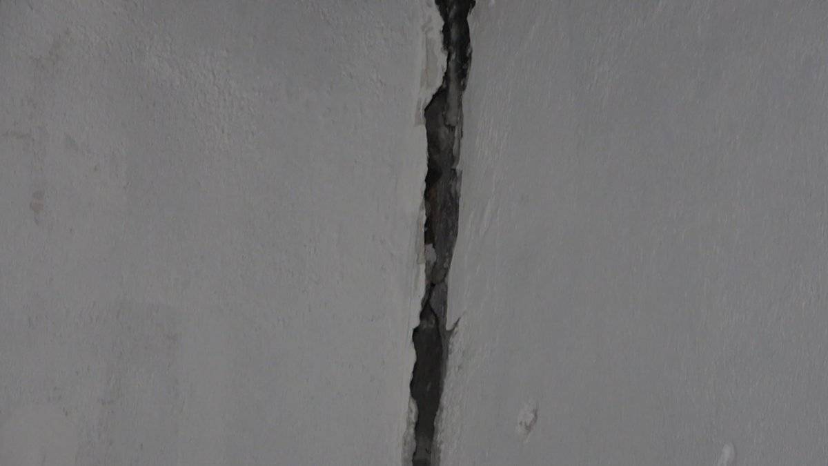 Ankara'daki deprem, Kırıkkale'de bir evin duvarlarını çatlattı
