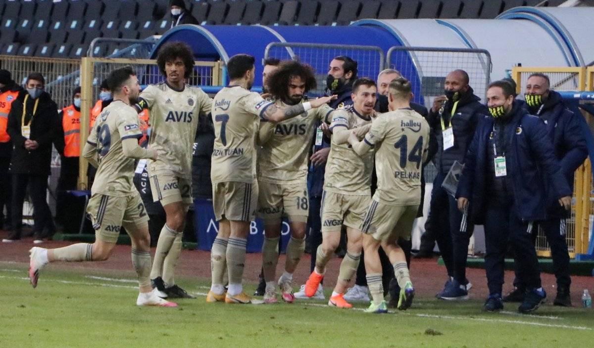 Erzurum'u yenen Fenerbahçe lider Beşiktaş'ı yakaladı