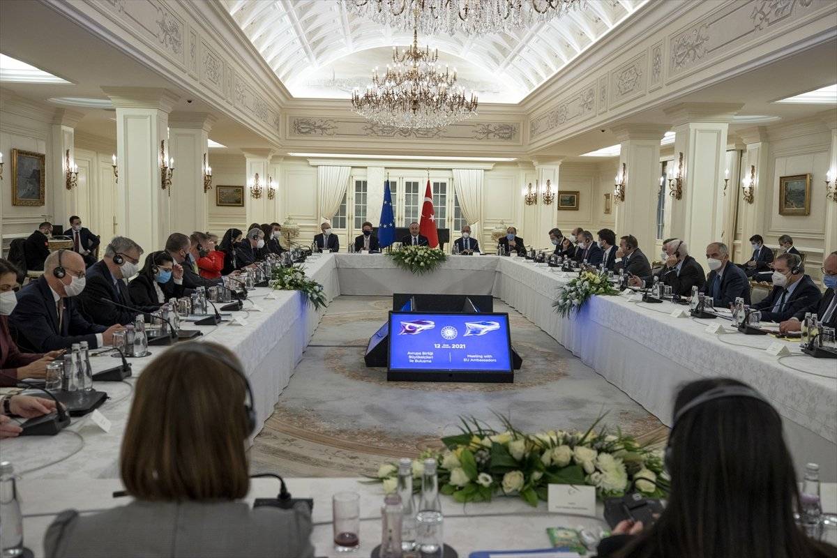 Mevlüt Çavuşoğlu: Geleceğimizi Avrupa'da görüyoruz