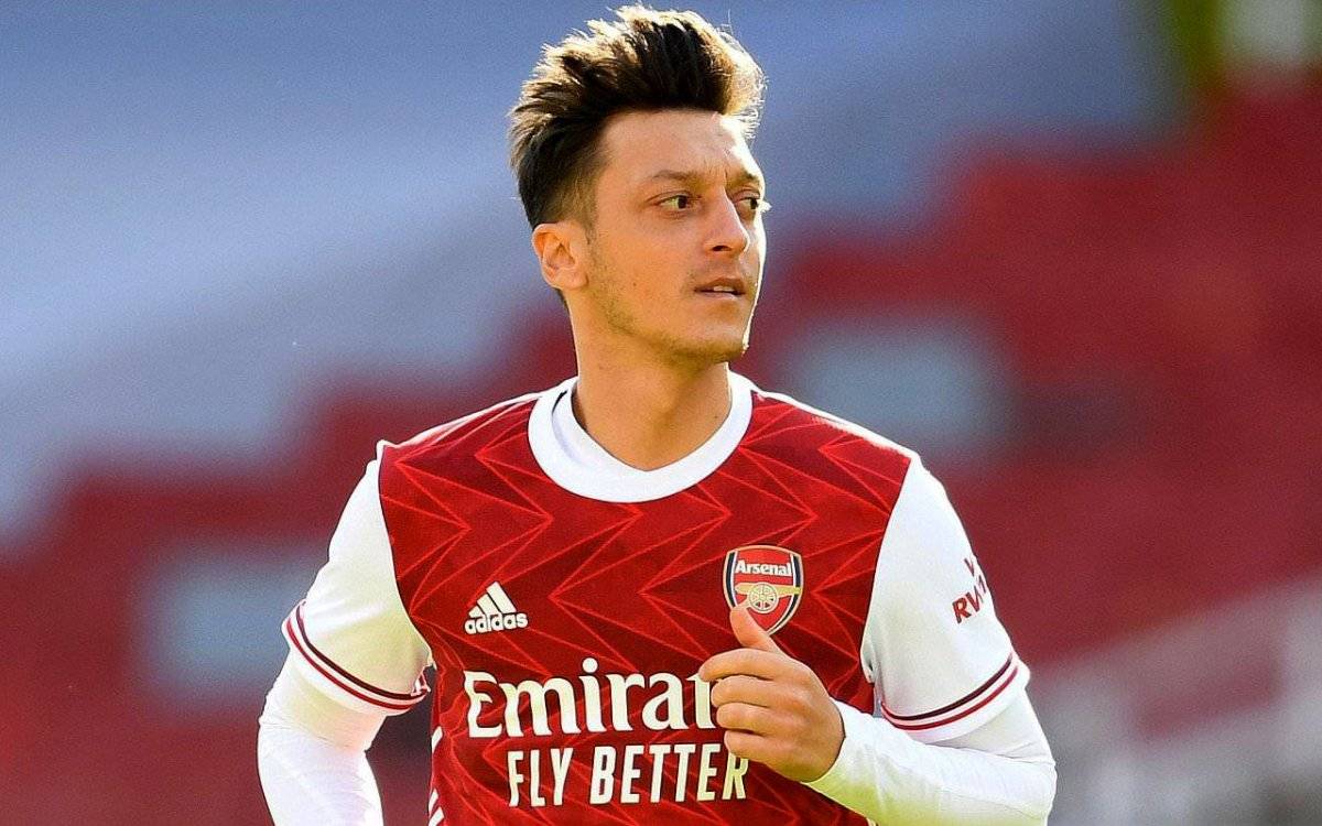 Mesut Özil: Çocukken Okocha'nın F.Bahçe formasını giyerdim