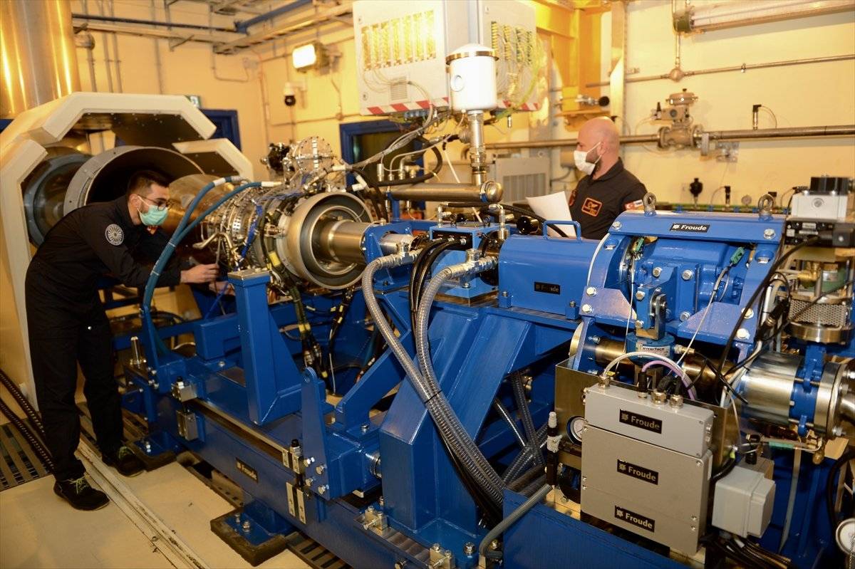 İlk milli helikopter motoru TEI-TS1400'ün ikincisi de çalıştırıldı